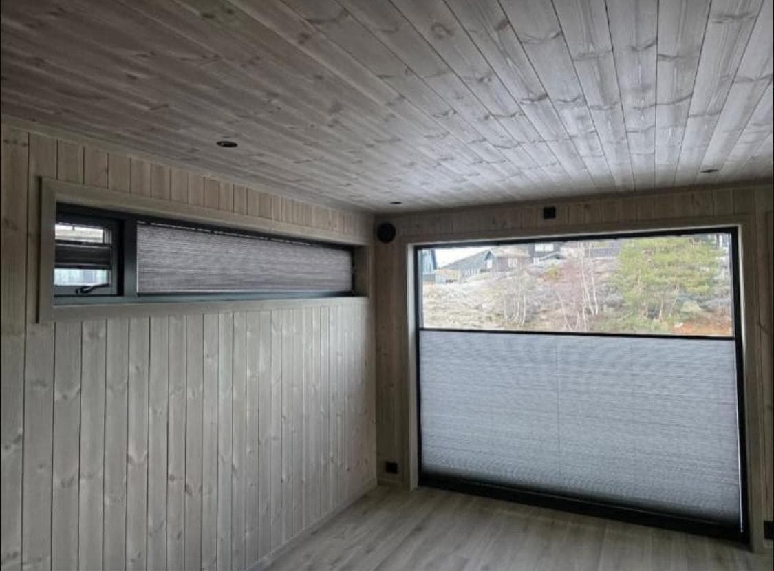 Plissegardiner detalj